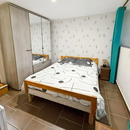 Ancien Moulin Renove, Terrasse Au Bord De L Eau