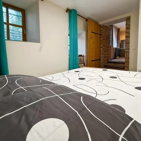 Ancien Moulin Renove, Terrasse Au Bord De L Eau