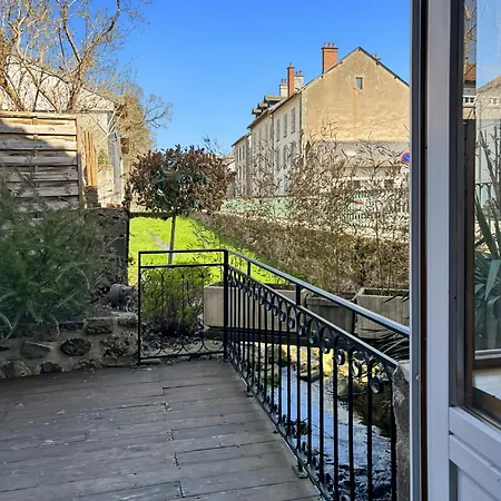 Ancien Moulin Renove, Terrasse Au Bord De L Eau