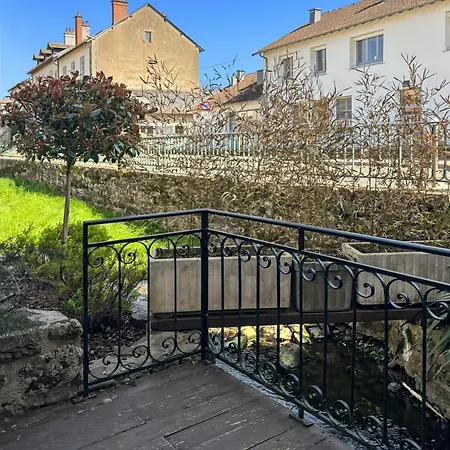 Holiday home Ancien Moulin Renove, Terrasse Au Bord De L Eau *