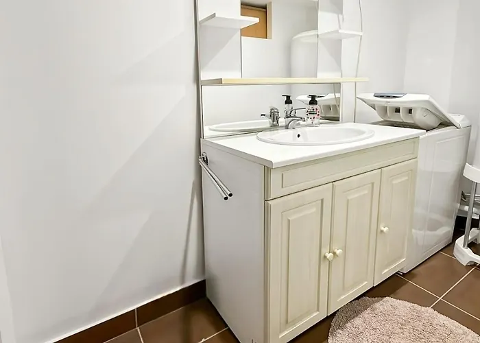 Ancien Moulin Renove, Terrasse Au Bord De L Eau Aurillac