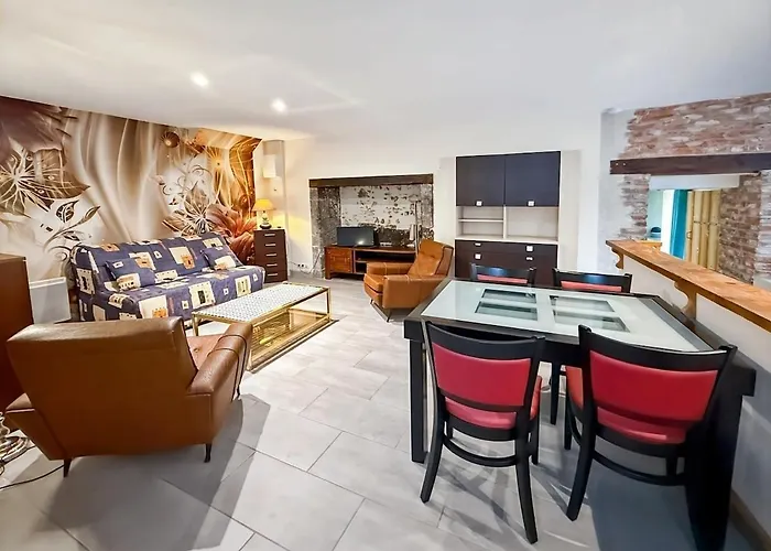 Holiday home Ancien Moulin Renove, Terrasse Au Bord De L Eau