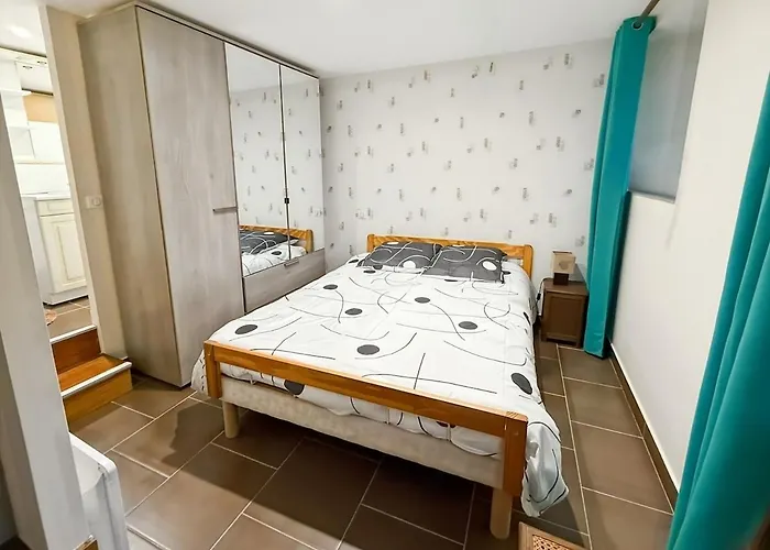 Ancien Moulin Renove, Terrasse Au Bord De L Eau