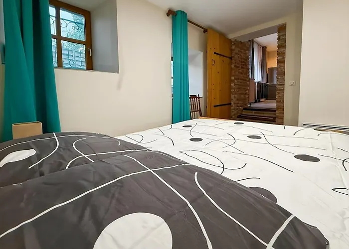 Ancien Moulin Renove, Terrasse Au Bord De L Eau