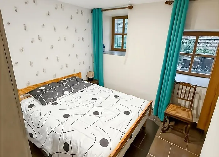 Ancien Moulin Renove, Terrasse Au Bord De L Eau Holiday home