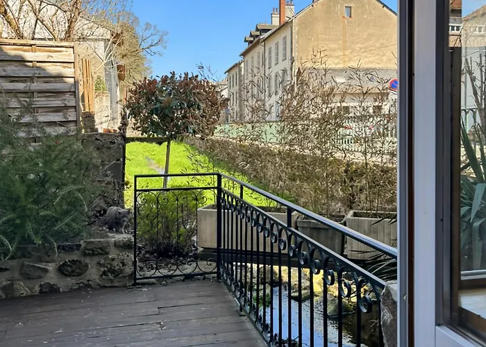 Ancien Moulin Renove, Terrasse Au Bord De L Eau